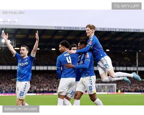 埃弗顿加纳116次抢断拦截综合第一 防守端全面贡献获认可